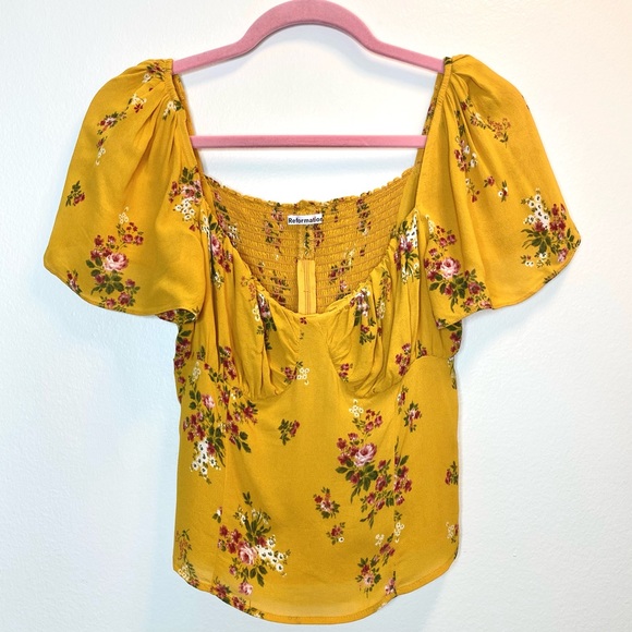 Reformation Tops - REFORMATION yellow floral top 🌼
